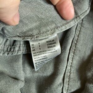 American Eagle cargo pants size 8 reg